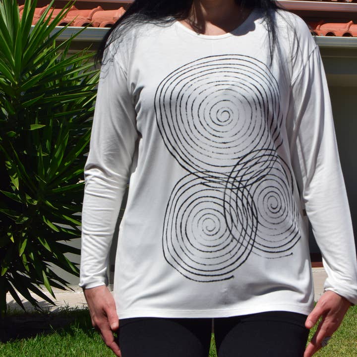 Torster & Ribeiro, Lda - CurvyShion – wholesale Tunika - Dam – Handmålad plusstor långärmad tunika EDVINA – storlekar L till 6XL1