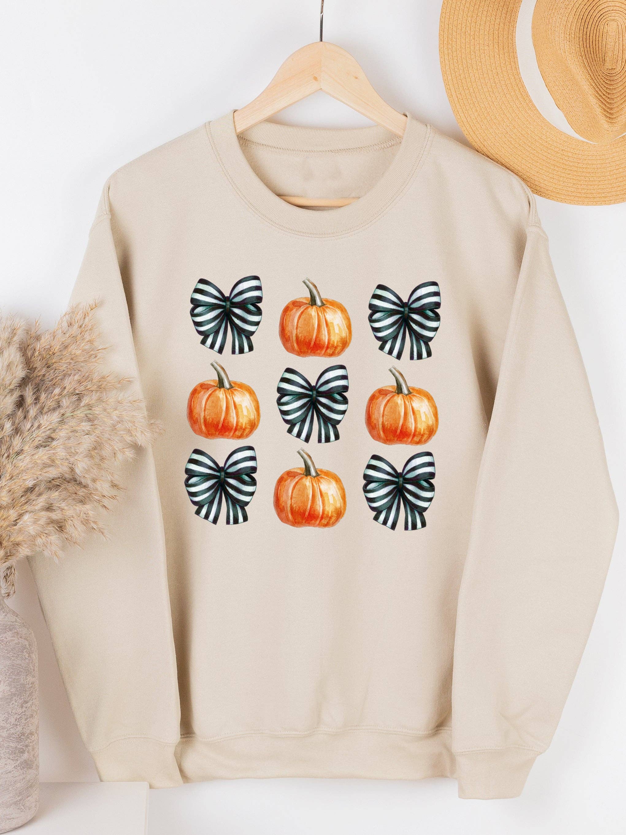 Tickled Teal – wholesale Sweatshirt med tryck - Dam – Stripe Bows & Pumpkins grafisk tröja0
