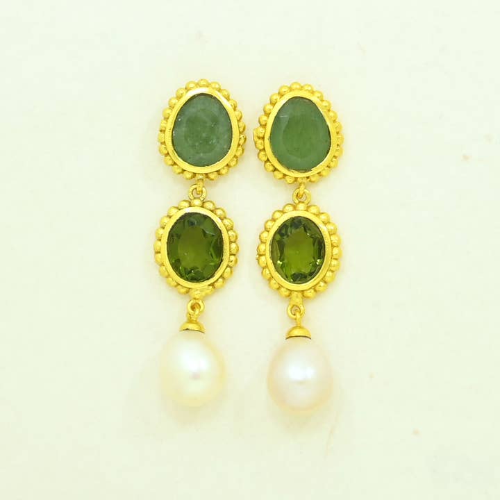 Boucles d'oreilles Peyton plaquées or - Tourmaline, Aventurine & Perle pour la vente par Schmuckoo Berlin