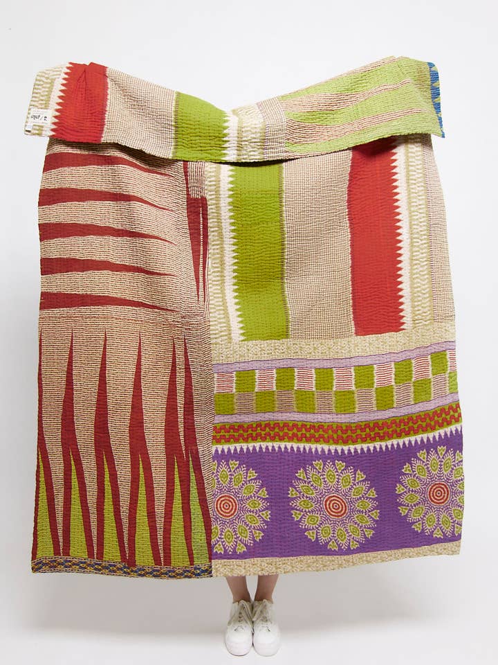 Kantha Quilt Throw - No. 250817 for wholesale by Anchal