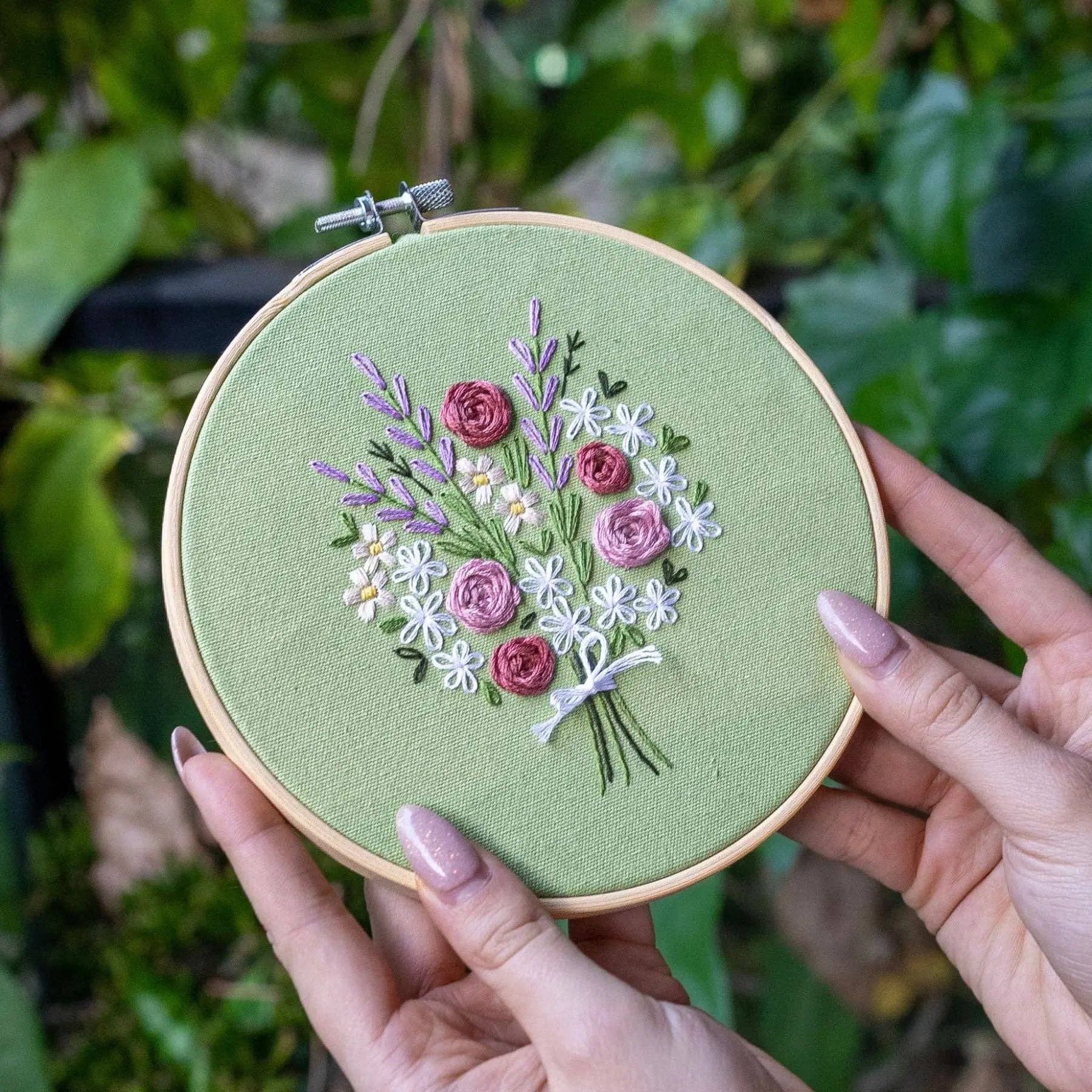 Craft Club – Großhandel Kreuzstich-/Stickzubehör – DARLING DAISY BOUQUET - Stickset2