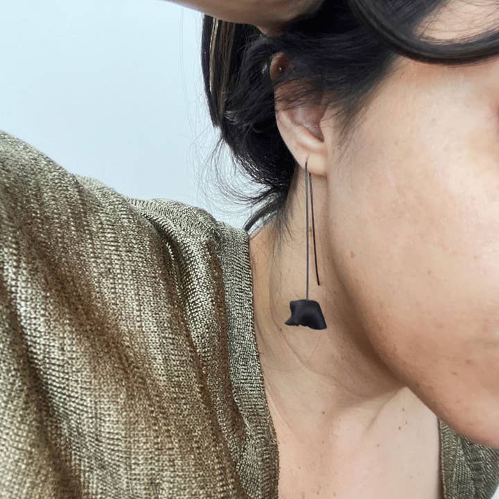 Hana | Minimalist Lightweight Flower Earrings in Black for wholesale by Pinah