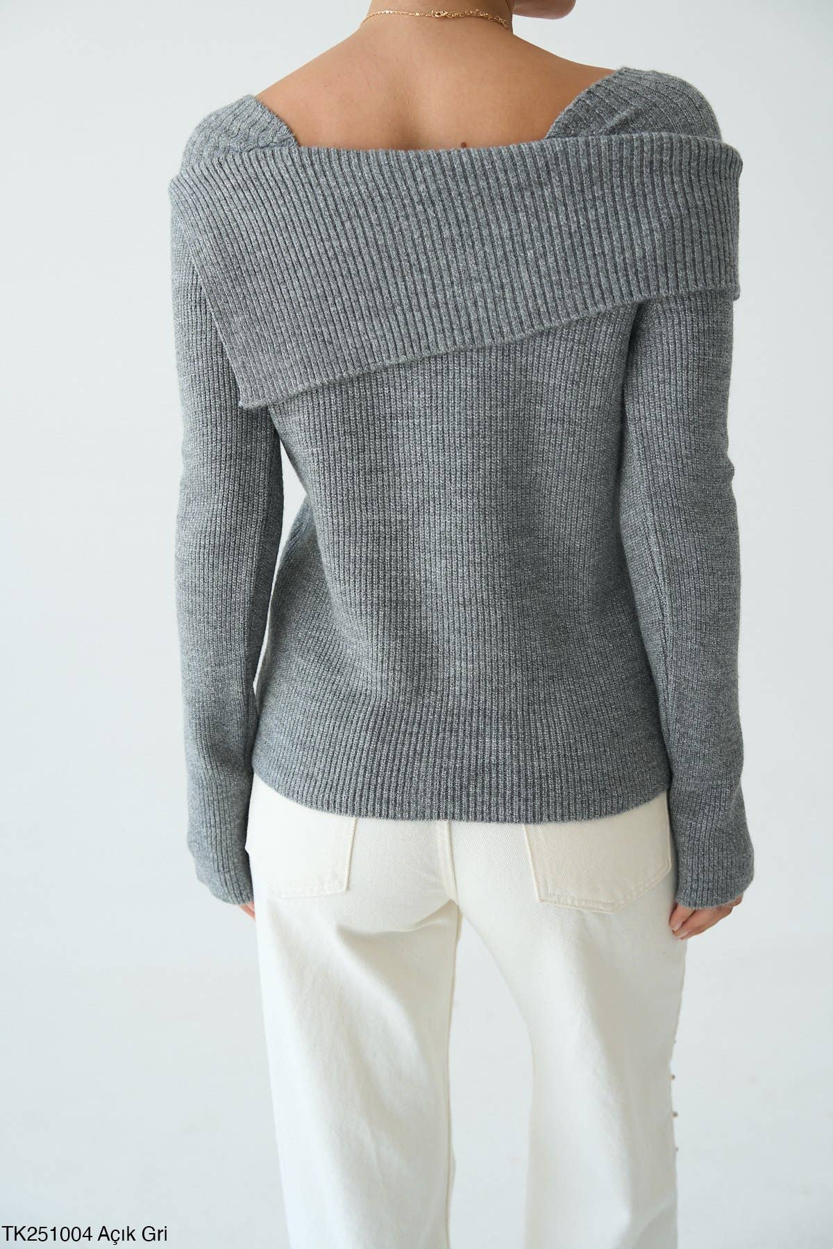 Design company-Fatma Balkir - Wholesale Knit Sweater - Women's - Asymmetric Neckline Women’s Knit Sweater8