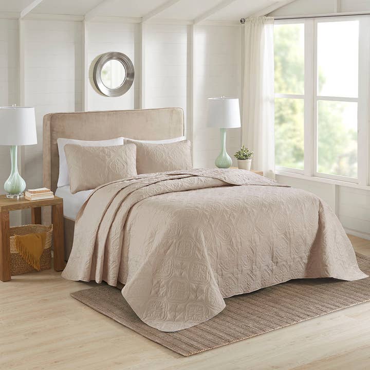 Olliix - Wholesale Bedding Set - Quilted Medallion Oversized 3-Piece Bedspread Set, Khaki