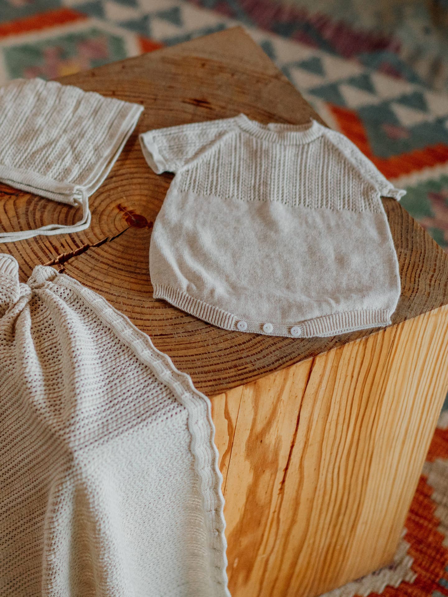 Wedoble: sustainable children's fashion - Wholesale Overalls - Baby - Short-sleeved shortie knitted in organic cotton | A GRACEFUL SUMMER0