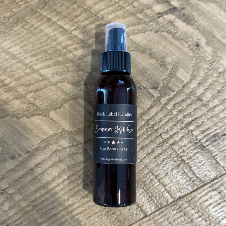 Sommerkøkken | 4oz | Rumspray for engroshandel hos Black Label Candles
