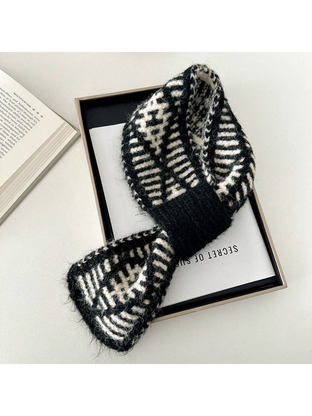 Funkyrel® Atzbranding Limited - Wholesale Scarf - Women's - Scarvii - Two-Tone Knitted Scarf with Slip-Through Design13