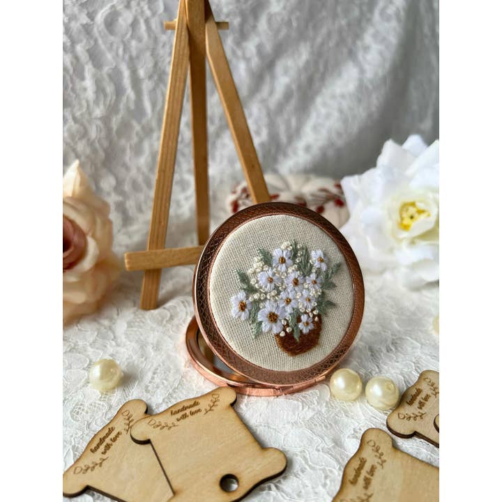 Maple Dream Store - Wholesale Compact Mirror - Premium Vintage Floral Hand Embroidered Pocket Mirror