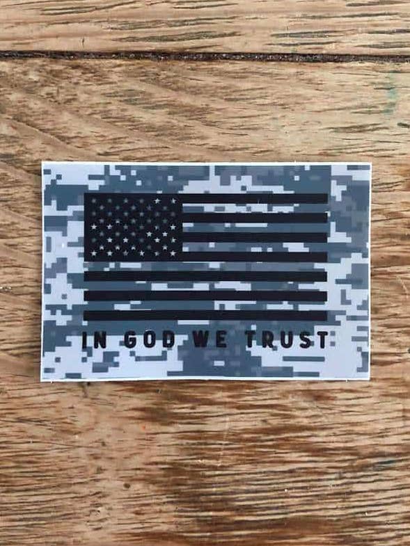 Auf Gott vertrauen wir Aufkleber für den Großhandel von Hope Outfitters