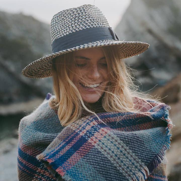 Atlantic Blankets - Wholesale Throw Blanket - Random Recycled Wool Blanket