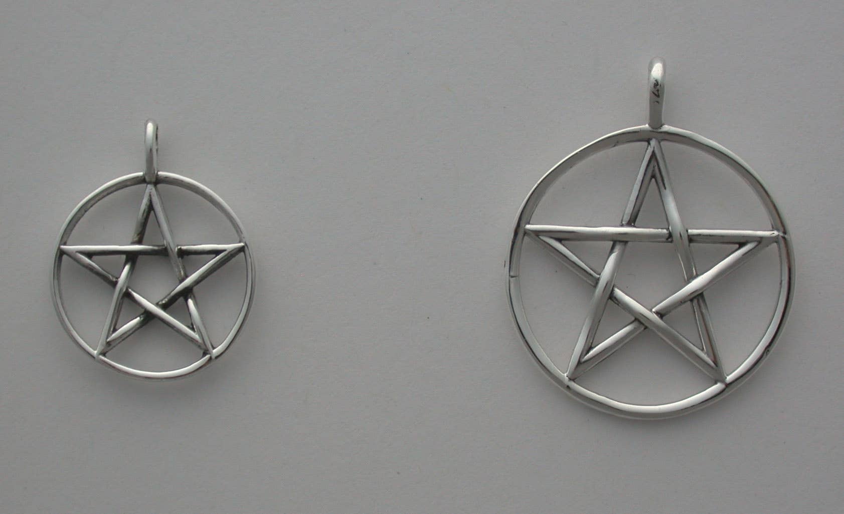 Zeppo Merchandisers Inc - Wholesale Individual Charm/Pendant - Sterling Silver 18mm Pentacle with Cast Bail Pendant1