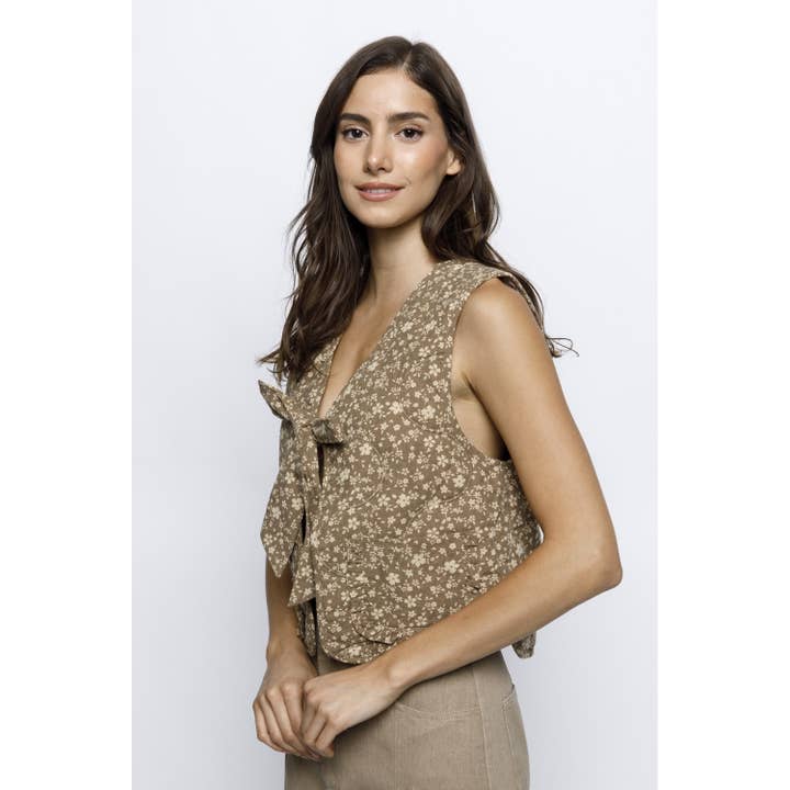 BEIGE SAND FL JT6759- FLORAL CURVED SEAM BOW VEST for wholesale on Faire