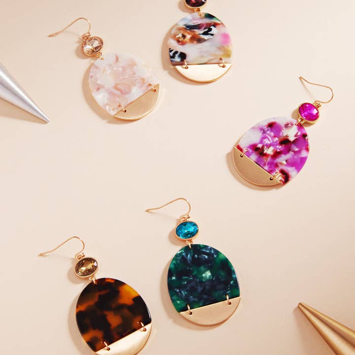 Designature New York – Großhandel Ohrhänger – Ovalförmige Acetat-Ohrringe mit Glas-Haken4