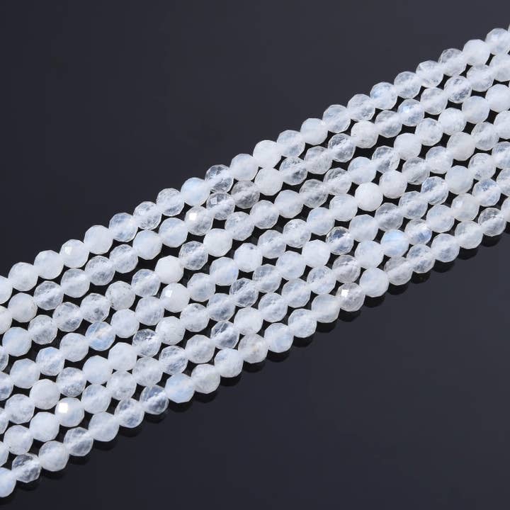 Perles en rondelle facettées en pierre de lune blanche AAA 4mm PRP1044 pour la vente par Beads Creation