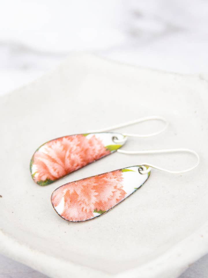 Vintage Revival Nelken-Ohrringe, Januar-Geburtsblume für den Großhandel von Rising Jewelry