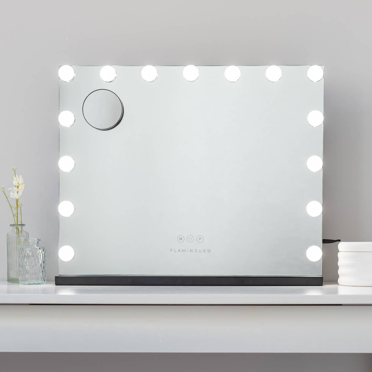 Flamingueo - Wholesale Vanity Mirror - Mirror with 15 Hollywood LED lights and three light modes6