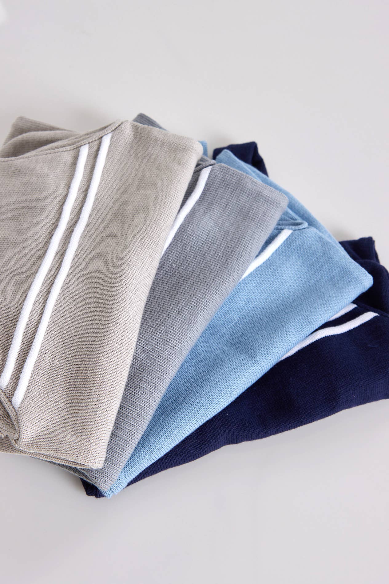 Amorim Gerações, LDA - Wholesale Clothing Set - Baby - Striped Knit Hat + Delicate Cotton Overalls 03125T0