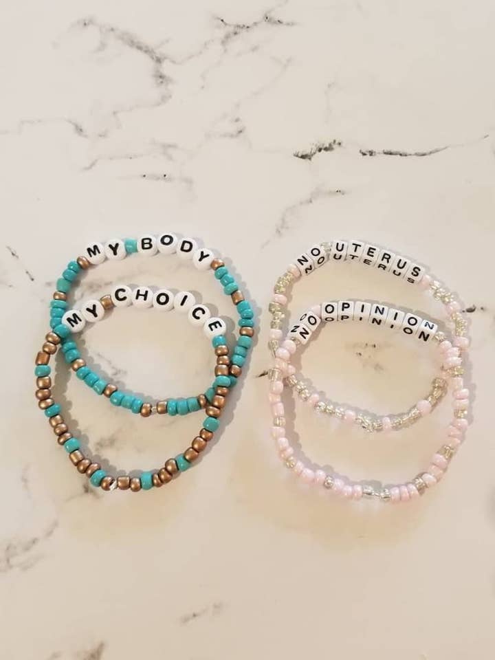 Confezioni di bracciali con perline, Roe V Wade, braccialetti con perline per la vendita all'ingrosso da parte di Sapphire Creations