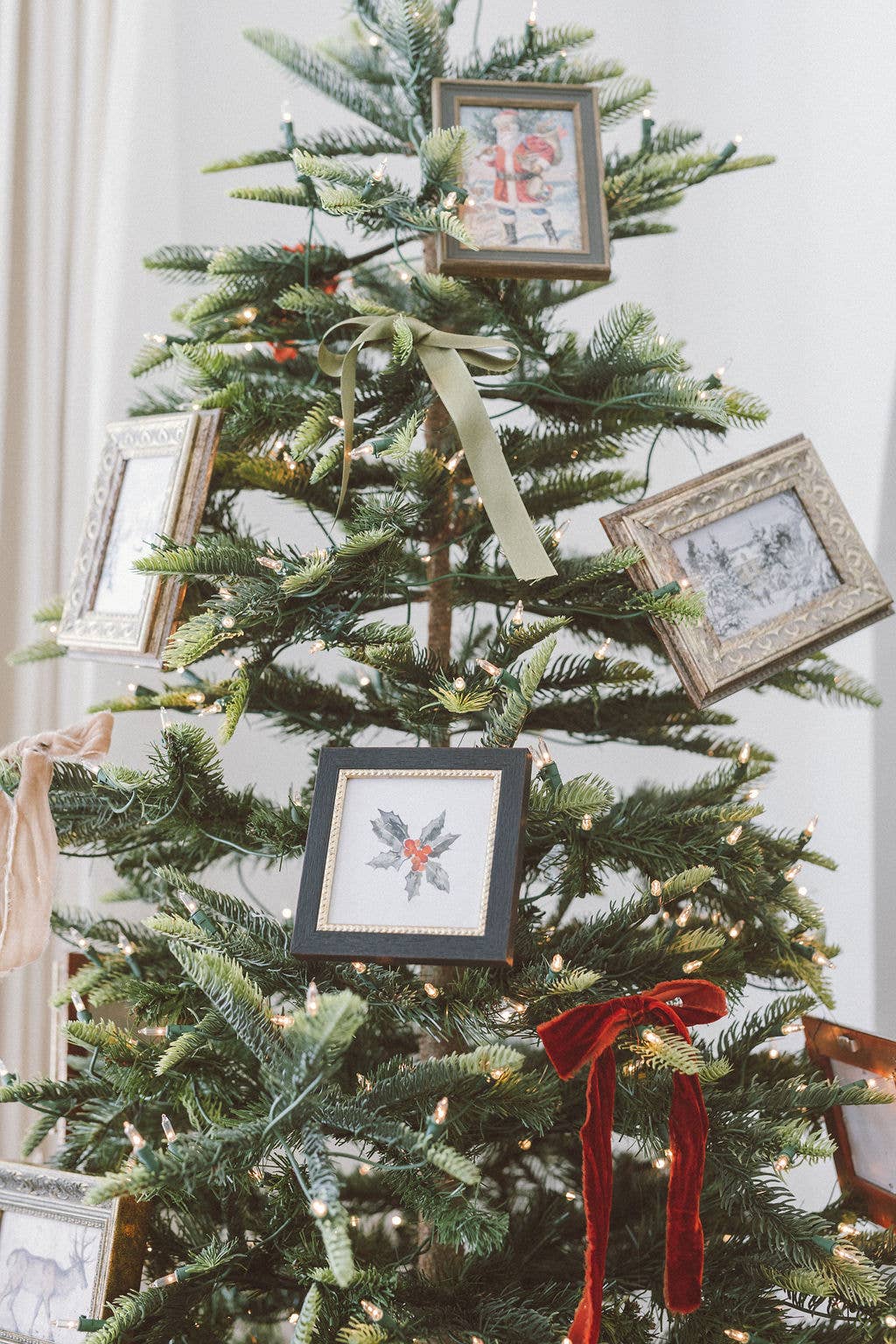 Petal Lane Home - Wholesale Christmas Wall Art - Holly Leaves Framed Antique Art3