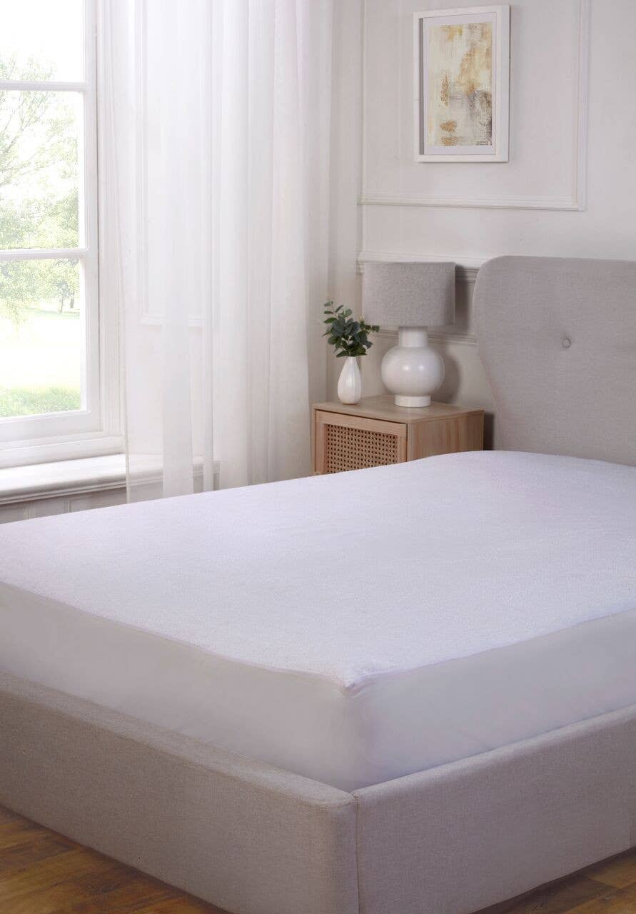 Rapport Home Furnishings Limited – wholesale Mattress pad/protector – Terry Waterproof Mattress Protector Soft Elastic (White)0