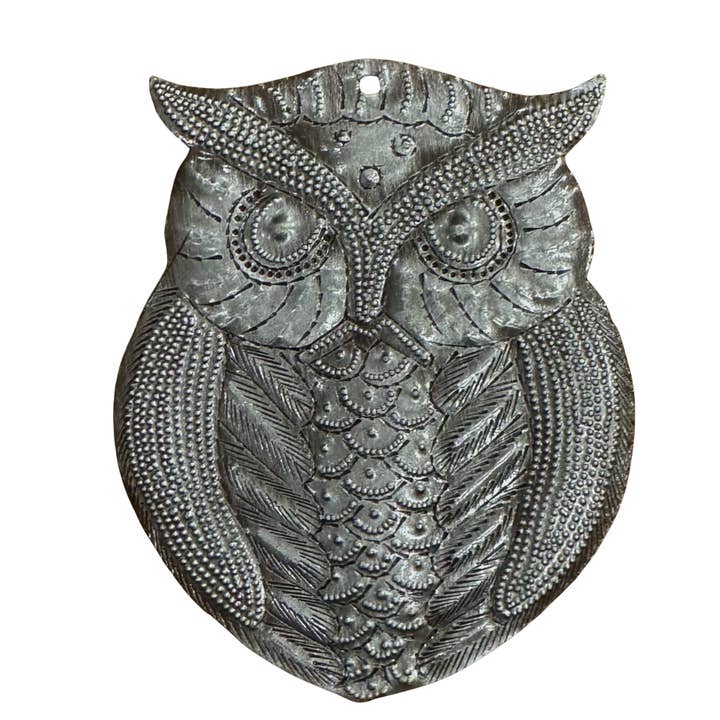 Petite chouette en métal d'Haïti, cadeau équitable fait main 10x13 cm pour la vente par Haiti Fair Trade~ It's Cactus