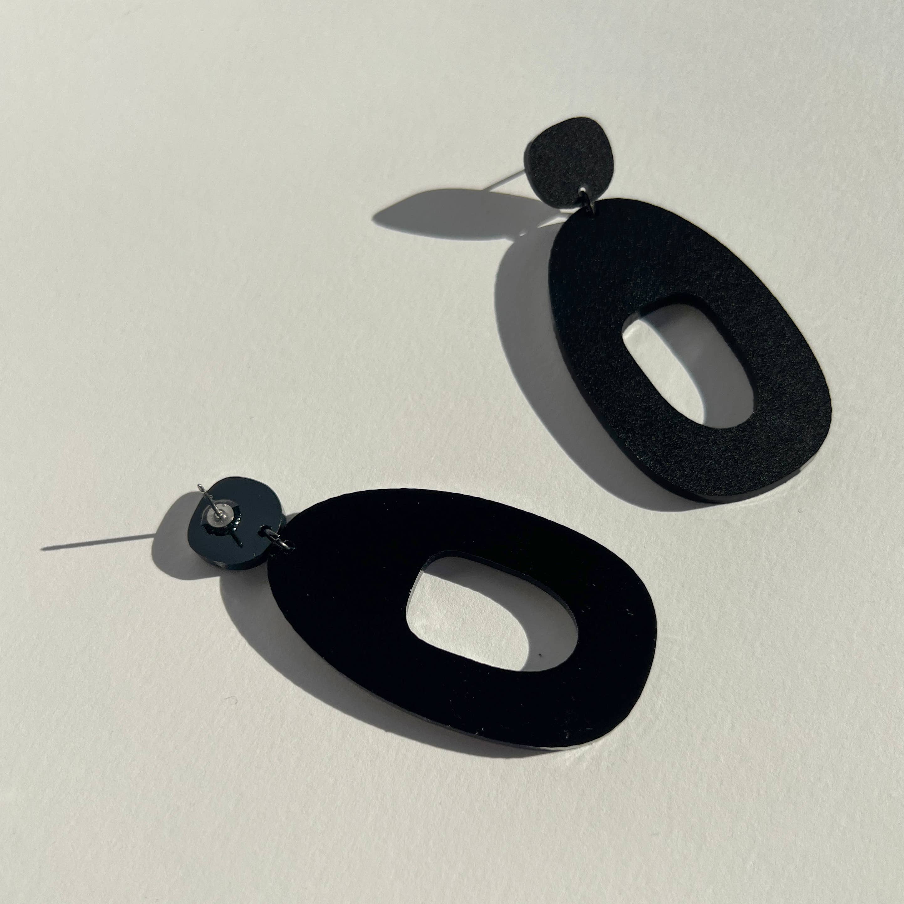 Mingled – wholesale Dangle earrings – Soko Large Black Statement Dangle Earrings3