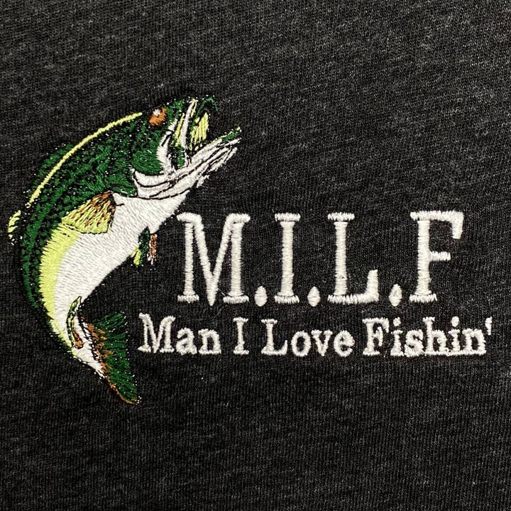 IncredibleGood Inc - Vente T-shirt – unisexe - T-shirt noir brodé Man I Love Fishin' MILF, unisexe