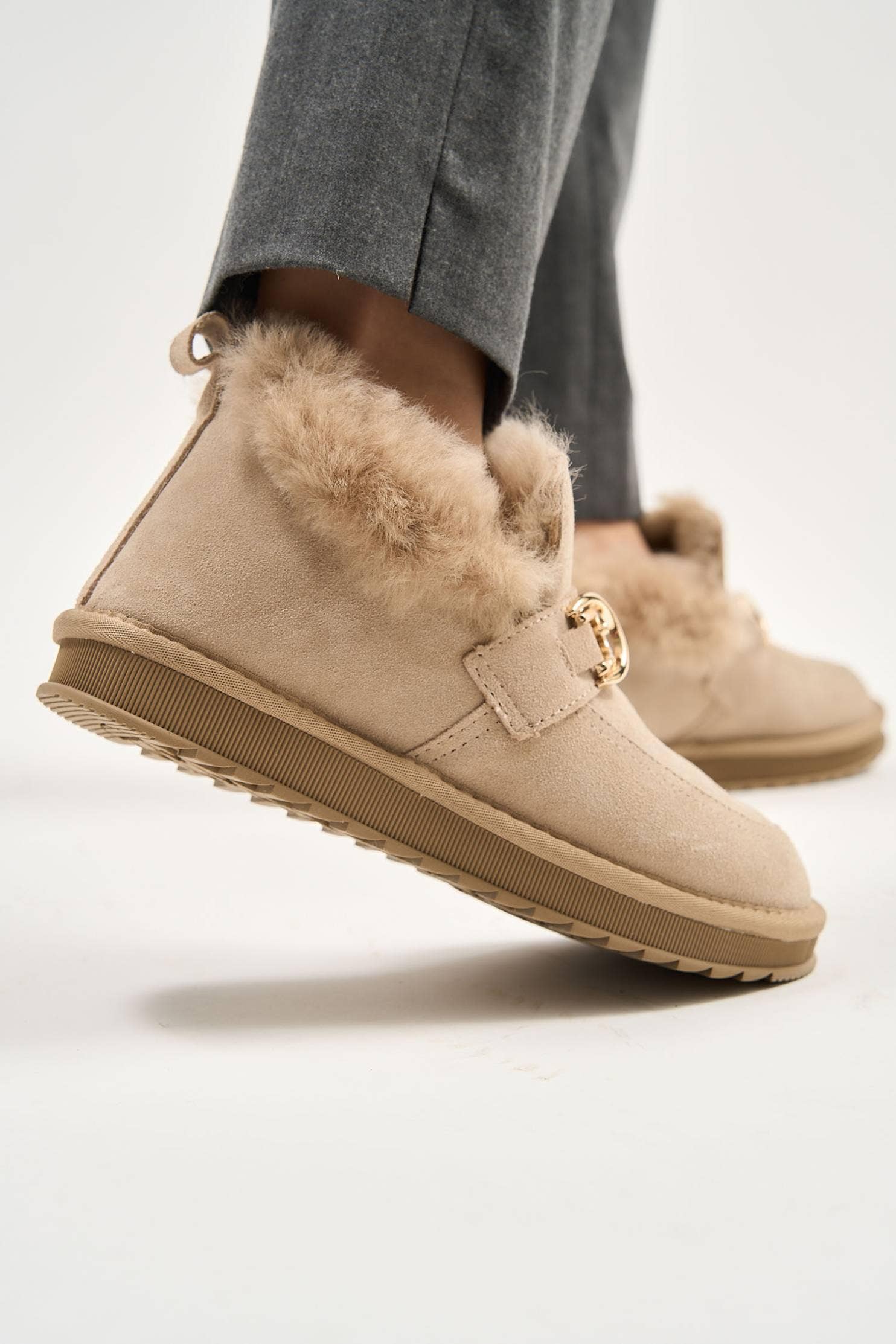 Puff Buckle Beige for wholesale on Faire5