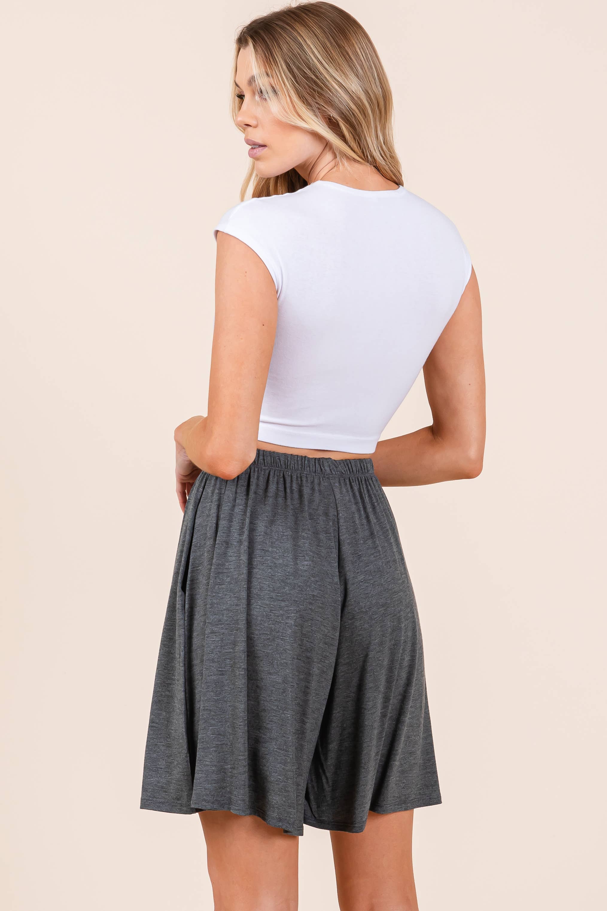 BOMBOM - Wholesale Shorts - Women's - PA1038 CASUAL ELASTIC WAISTBAND SHORTS3