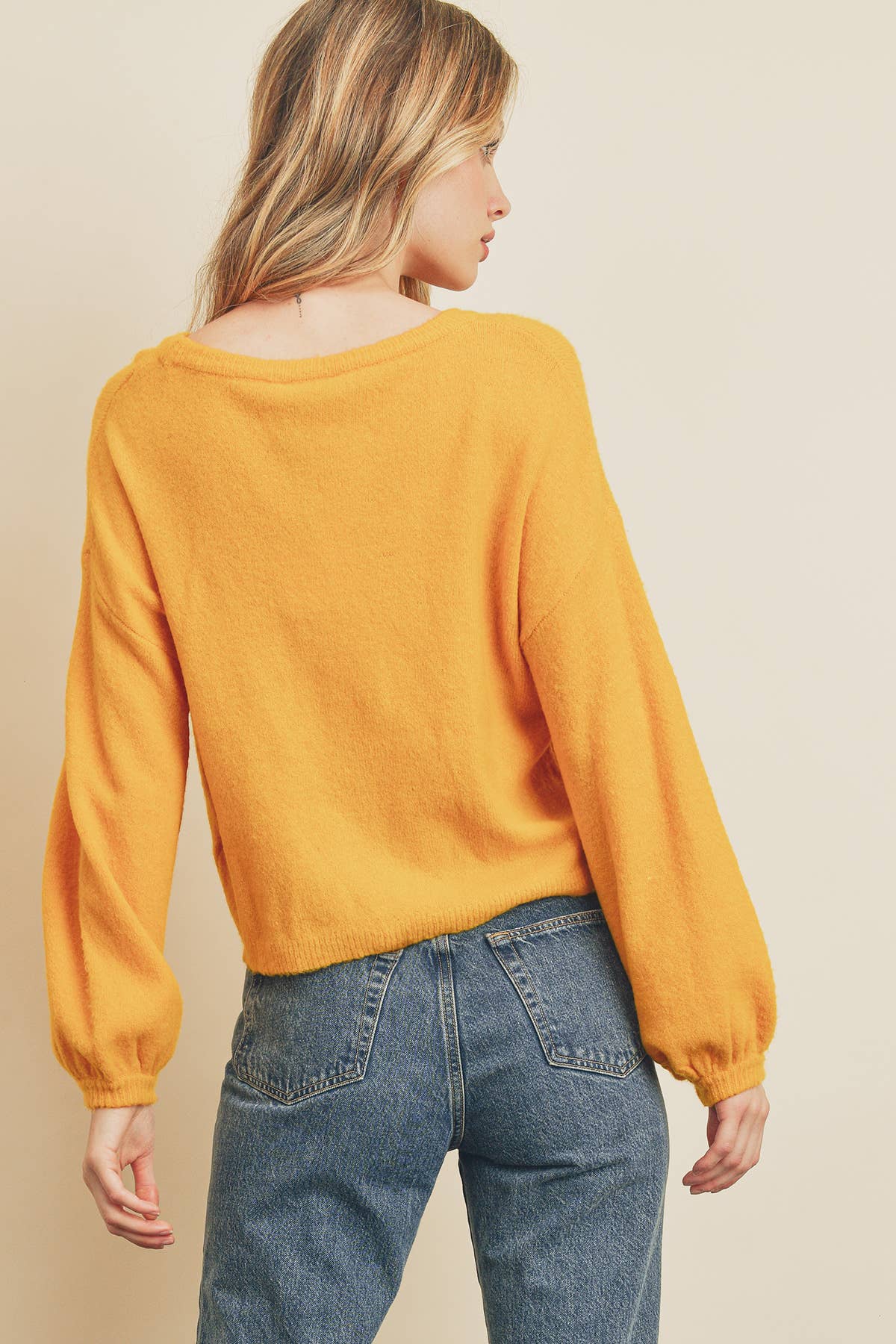 Dress Forum – wholesale Knitted jumper – Women′s – FW2546 Soft Bubble Sleeve Sweater5