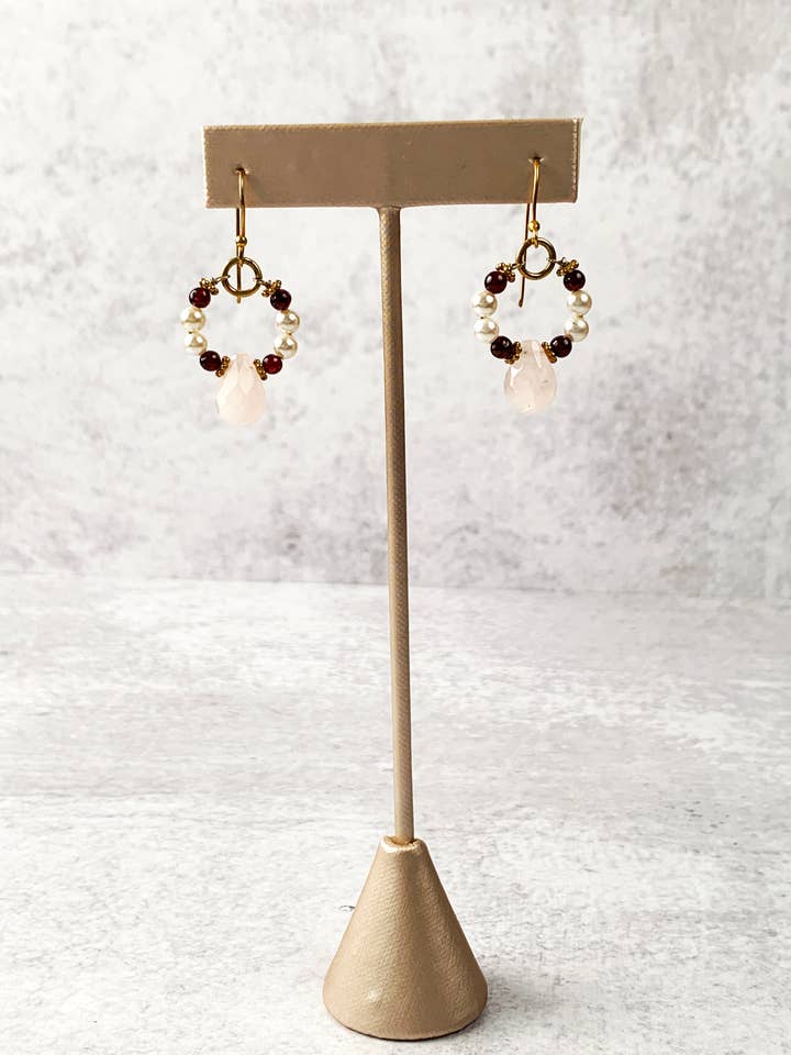 Orecchini a cerchio Petit Regal per la vendita all'ingrosso da parte di Scarlette Dove