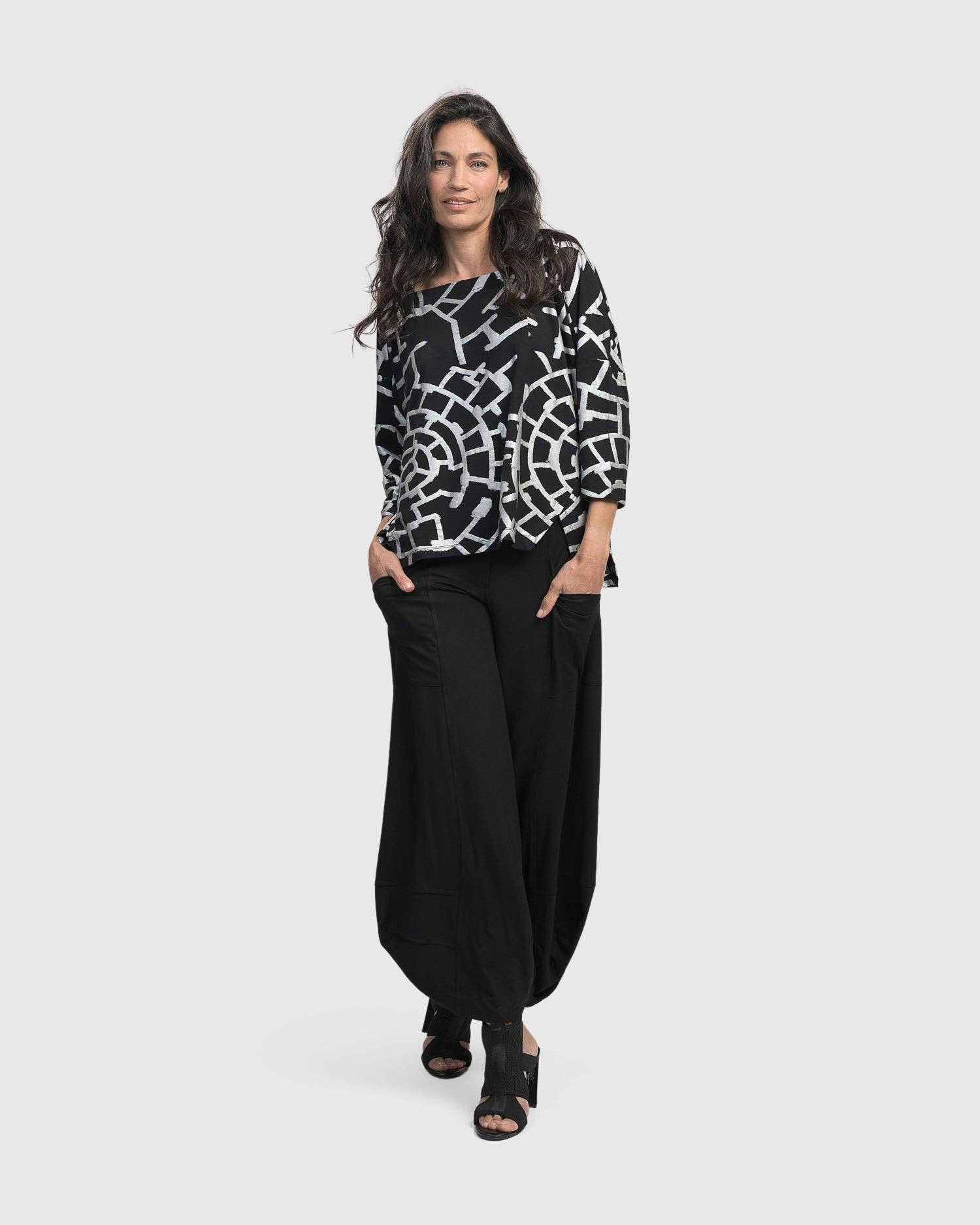 ESSENTIAL PUNTO POCKETS PANTS, BLACK for wholesale on Faire7