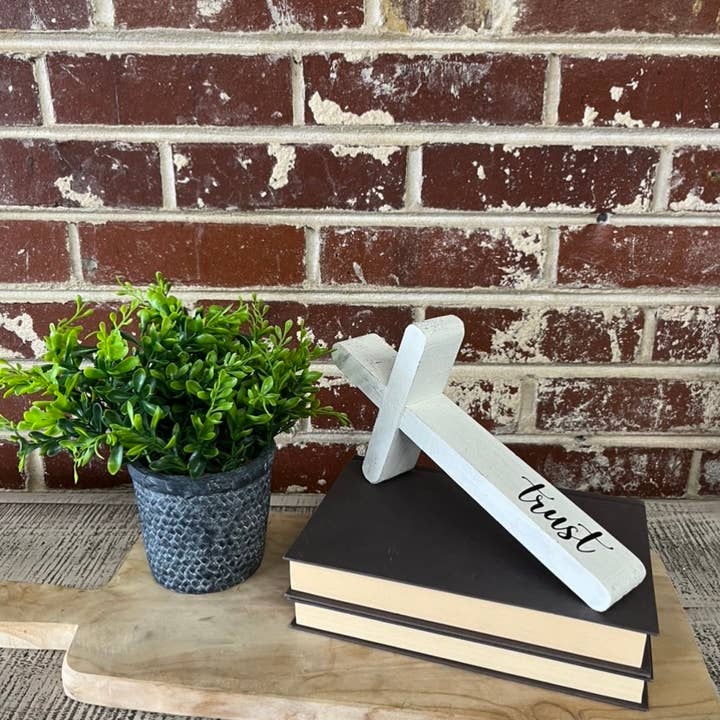 Joshua Jar – wholesale Dekorativt bordsobjekt – Borddekoration Kors – Tillit (Vit Finish)1