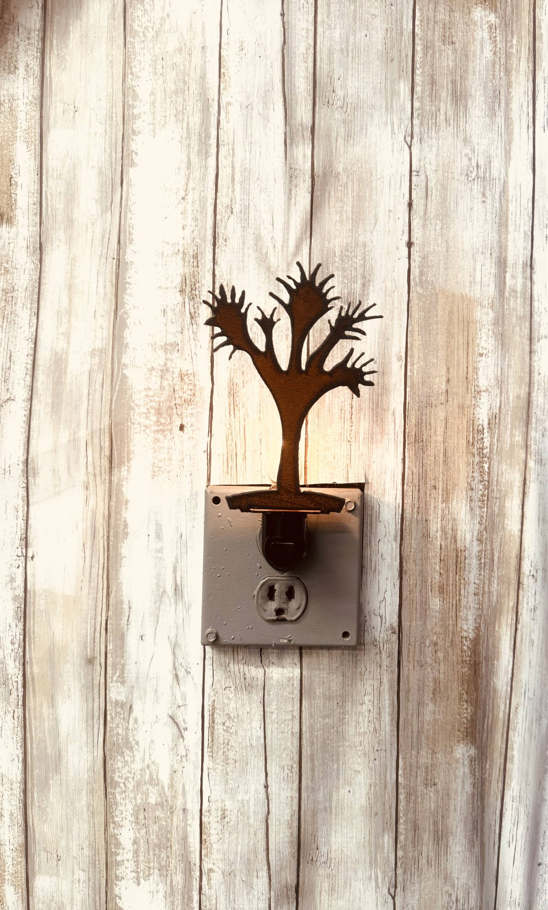 Universal Ironworks USA - Wholesale Night Light - Joshua Tree Image Rustic Metal Light Made in Usa1