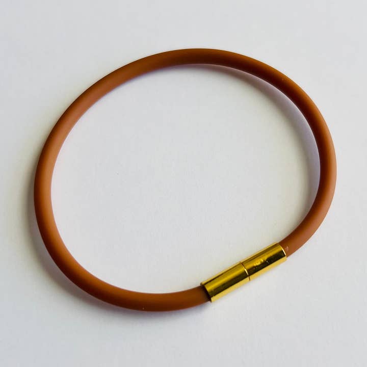 Robyn com fecho magnético Soft-Touch Pulseira de Silicone Caramelo por atacado de Unklaspe