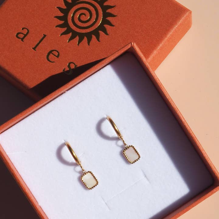 Alesi Jewellery - Wholesale Dangle earrings - Mother of Pearl Rectangle Pendant Earrings 18K Gold0