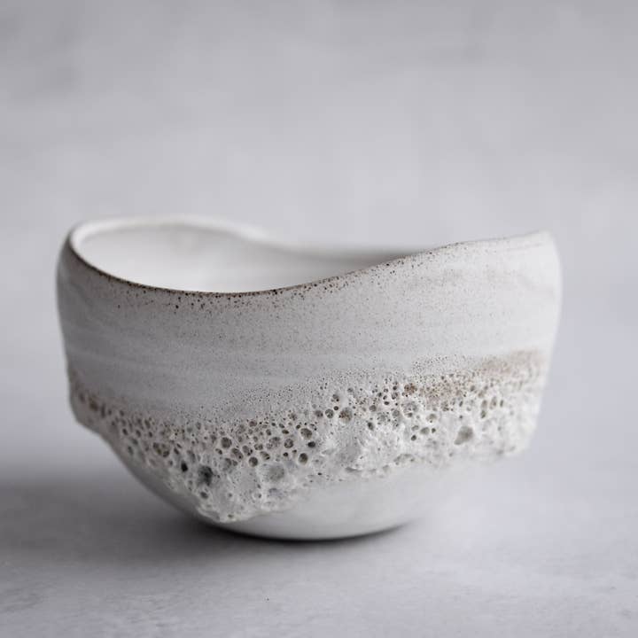 Bol en grès fait main de la collection MOON "SELENE" pour la vente par LAIMA CERAMICS (SIA Radosa Apvieniba Spares)