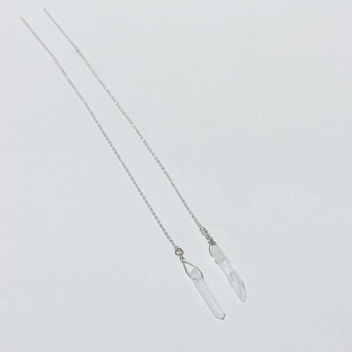 Chains By Lauren - Vendita all'ingrosso Orecchini pendenti - Orecchini a filo in quarzo cristallo e argento | Soka Beach