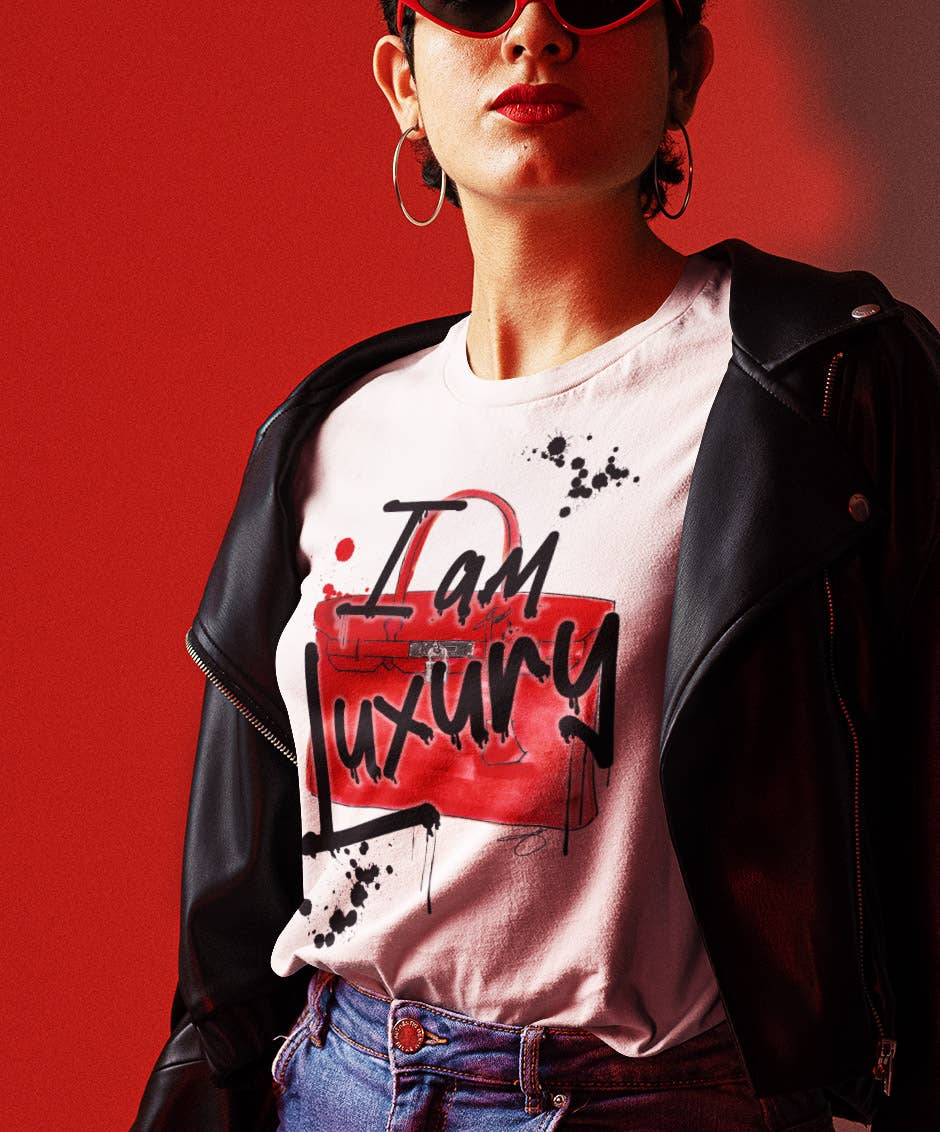 By Jodi LLC – Großhandel T-Shirt mit Siebdruck – Damen – I am a Luxury Fashion Graphic T-Shirt, T-Shirt, Tanktop, Sweatshirt