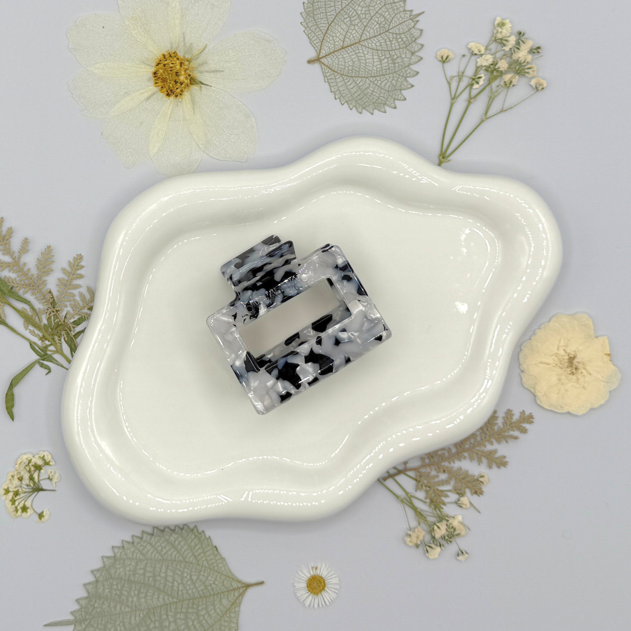 Love Attack - Wholesale Hair Clip - Women's - Raya Cellulose Acetate Hair Claw Clips24