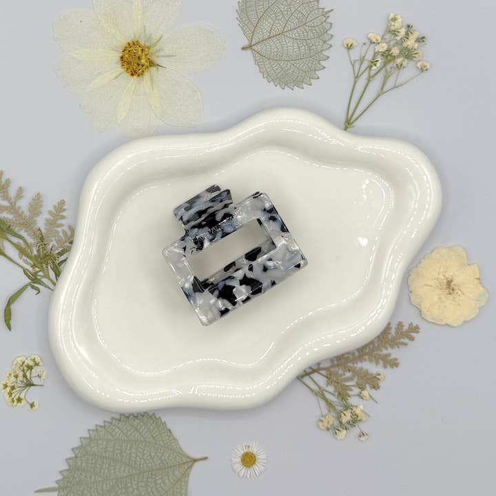 Love Attack - Wholesale Hair Clip - Women's - Raya Cellulose Acetate Hair Claw Clips24