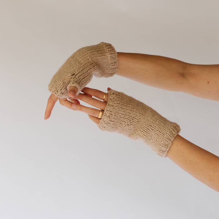 Hobo and Hatch - Wholesale Gloves - Women's - Classic Fingerless Gloves // Natural