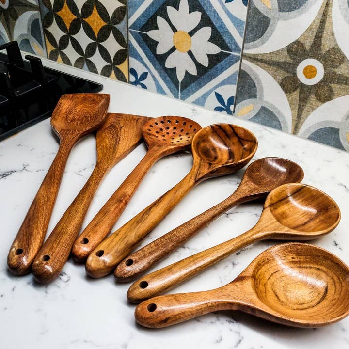 Boho Homes London – Großhandel Küchenutensilien-Set – 7-teiliges Küchenutensilien-Set aus Akazienholz