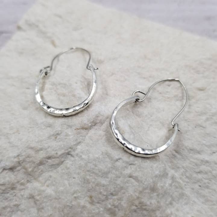 Treasure Wholesale - Wholesale Dangle Earrings - Minimalist Silver Semi-Circular Earrings2