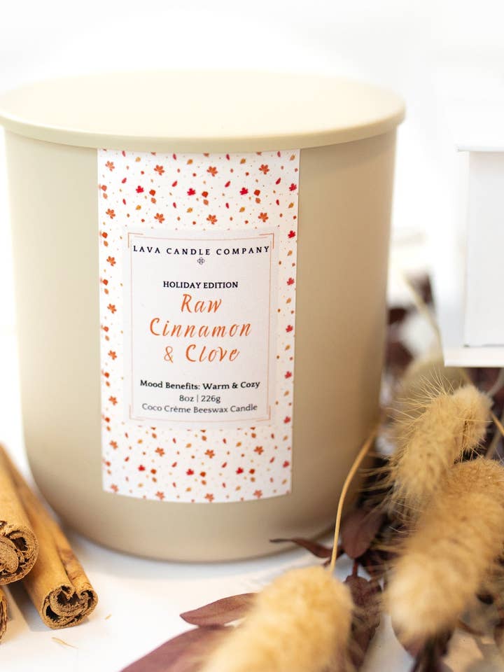 8 oz matte crème luxe kerstcadeaukaars voor wholesale door Lava Candle Company