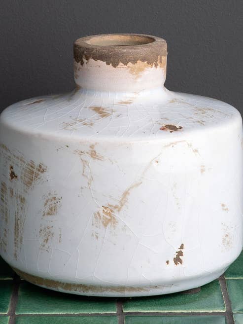 Wide bottle vase white for wholesale by Chehoma USA