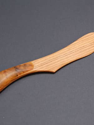 Couteau à beurre en aulne avec manche en mosaïque pour la vente par Talla Imports