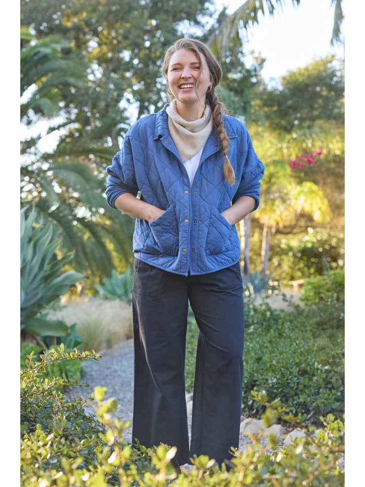 and for Good - Wholesale Jacket - Women's - Countryside Quilted Jacket - Inky Blue15