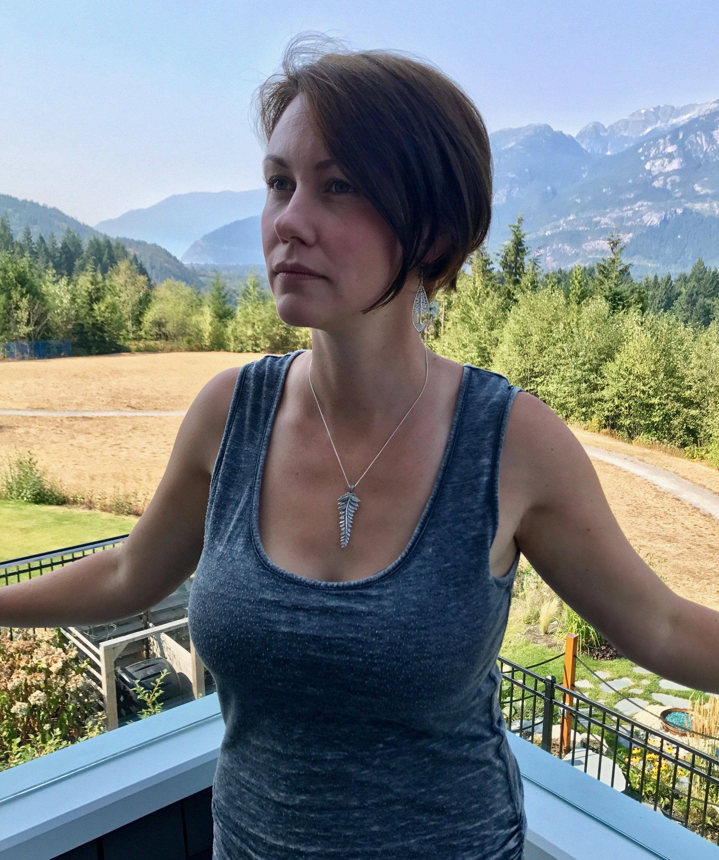 Justine Brooks Design - Vendita all'ingrosso Piante artificiali - Ciondolo Felce Fiddlehead7