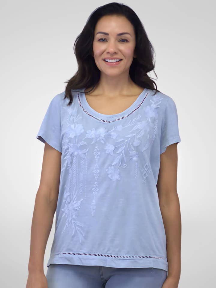 TEE-SHIRT SIA pour la vente par Caite & Kyla